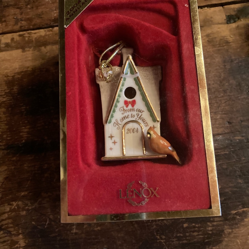 Lenox 2004 From house to yours ref bird on house